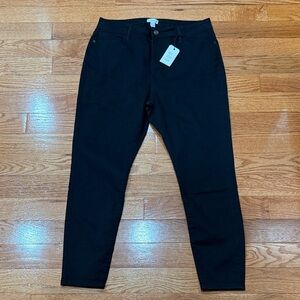 Forever 21+ Black Skinny Pants Size 16